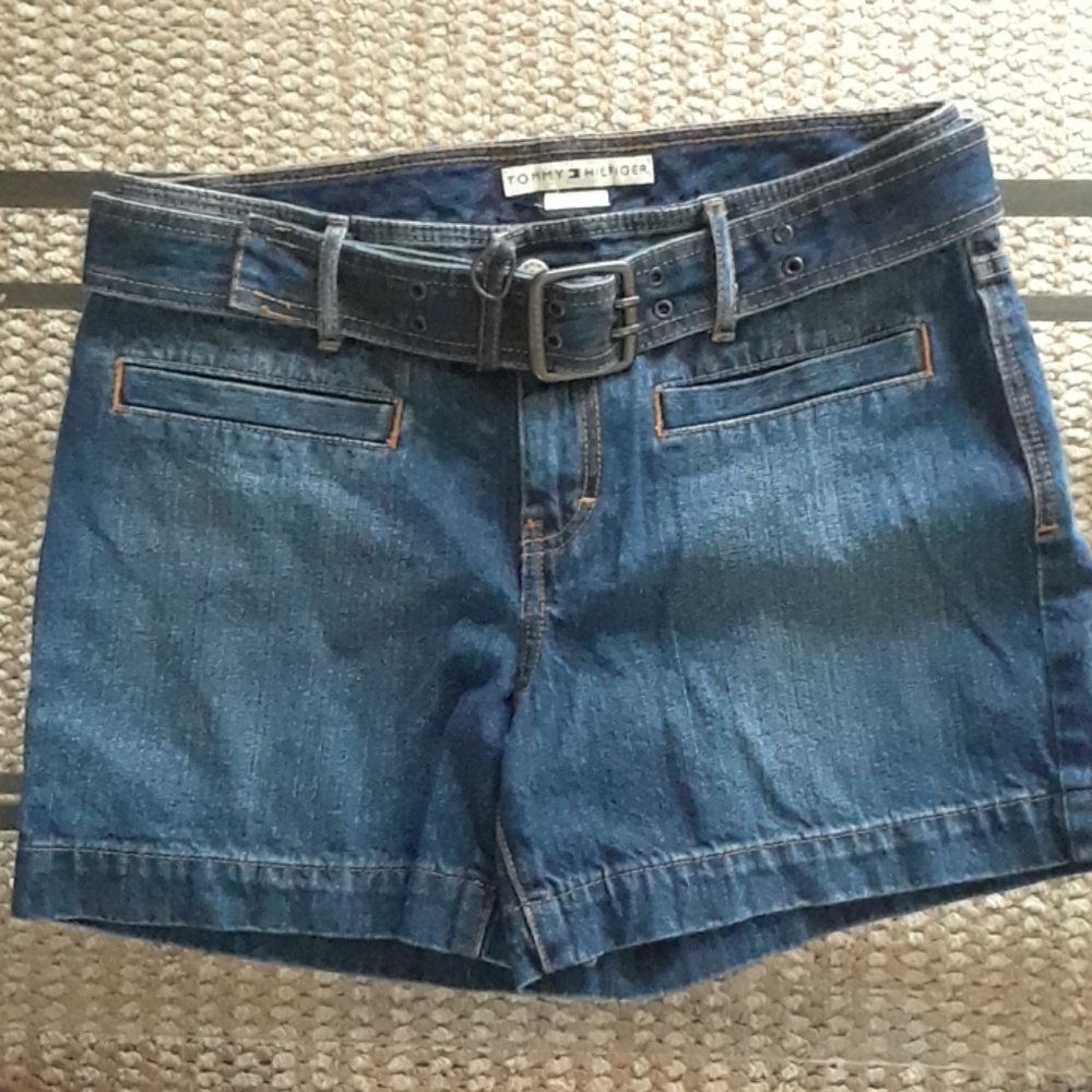 Tommy Hilfiger size 8 belted shorts Janie Fit